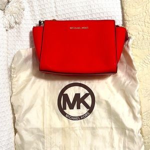 Practically new Michael Kors Leather Crossbody Bag